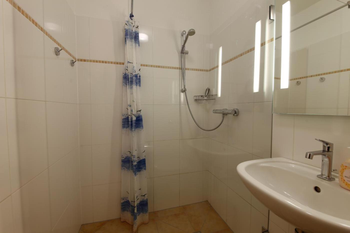 Ferienwohnung App. 1 Haus Duckdalben ฮัฟฟ์ครูก ภายนอก รูปภาพ